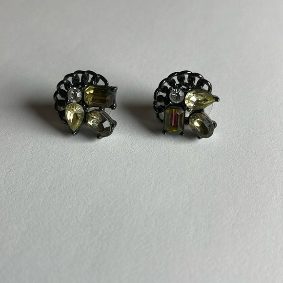 😀 Free w/ Purchase Lot of 2 pairs of stud earrings - Picture 3 of 3